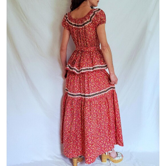1940s Vintage Tiered Calico Puff Sleeve Maxi Dress: 40s Floral Gown, XS/S - Picture 4 of 13